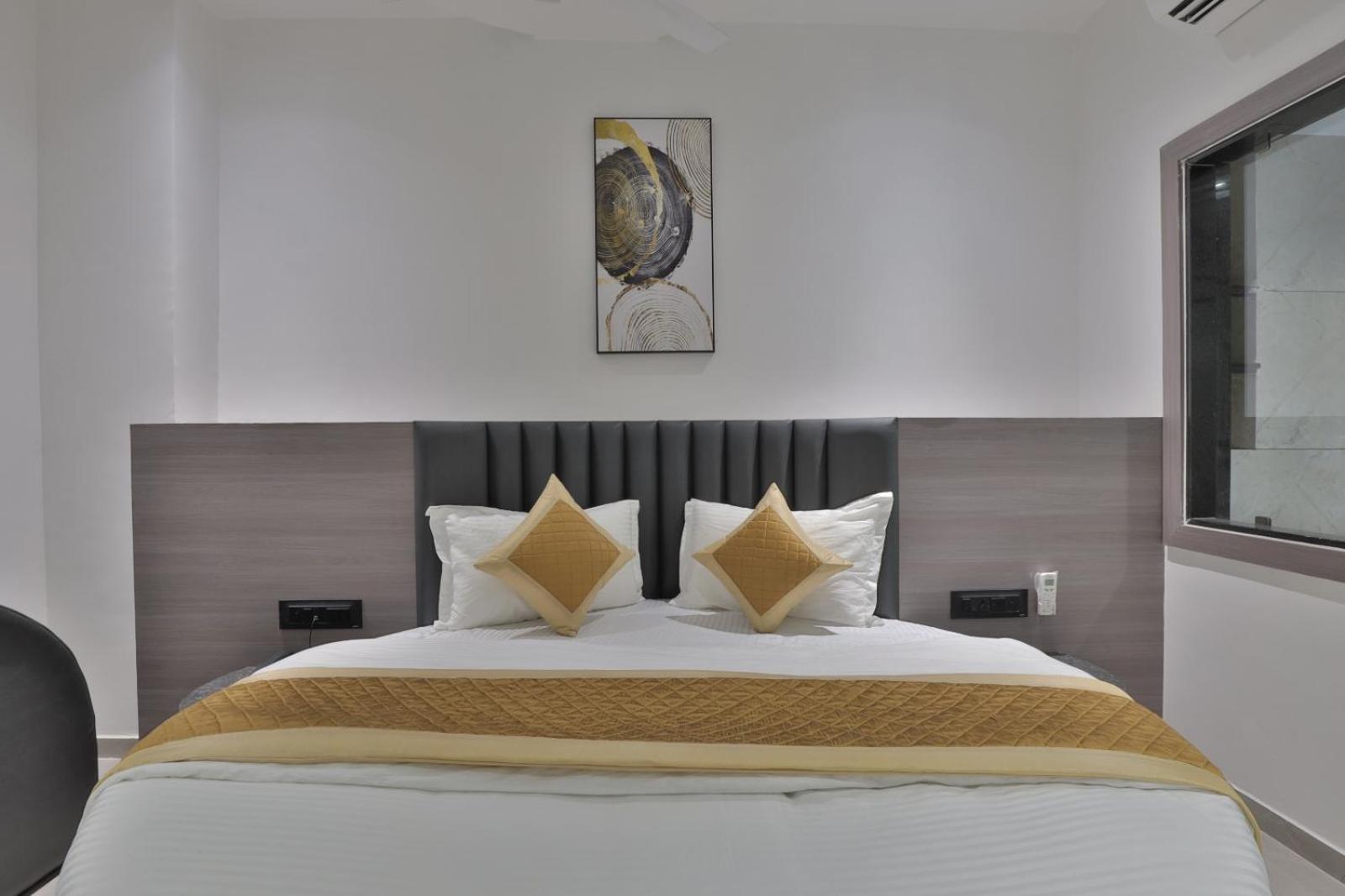 Hotel Legacy Ahmedabad Exterior photo