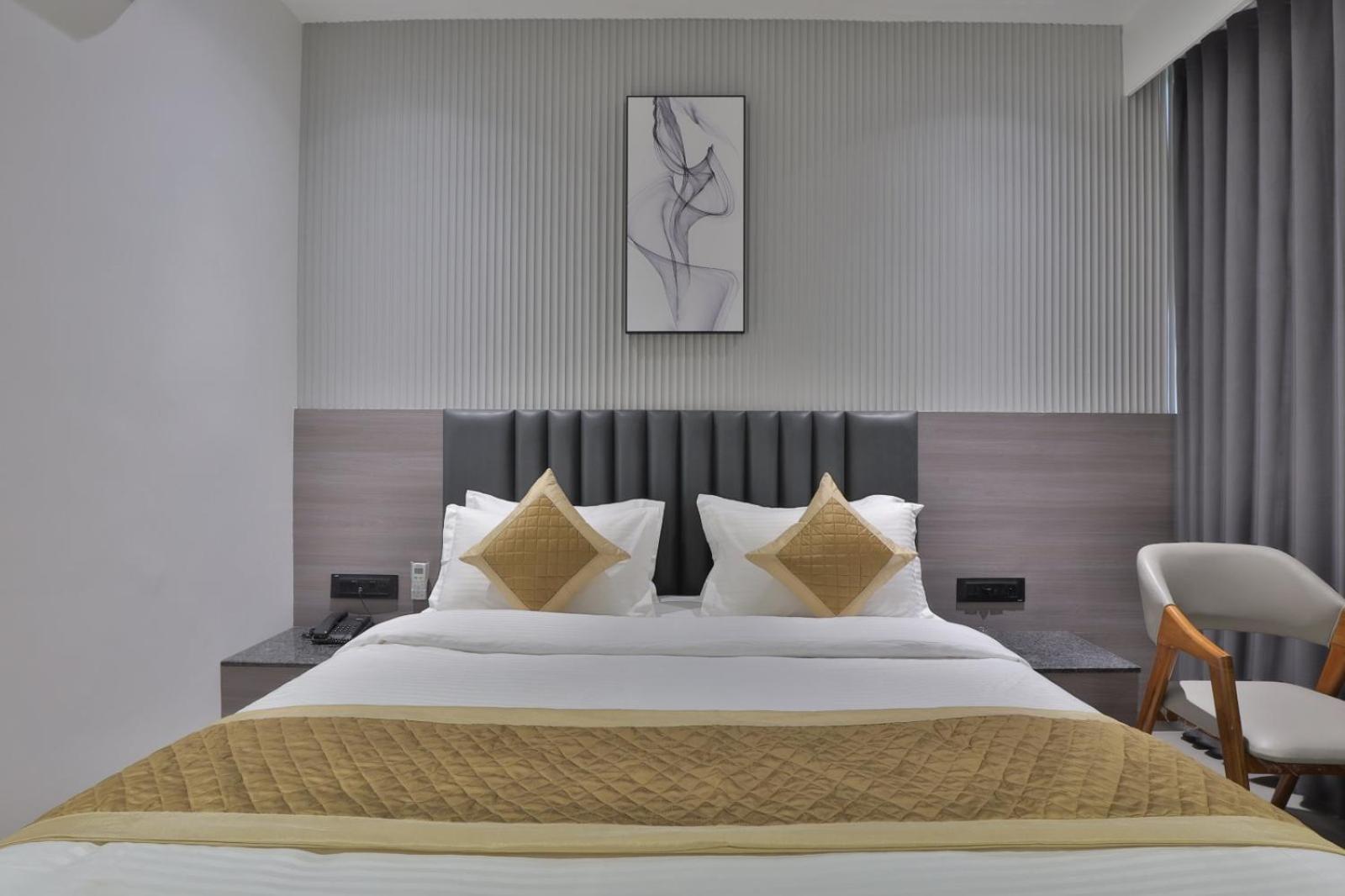 Hotel Legacy Ahmedabad Exterior photo